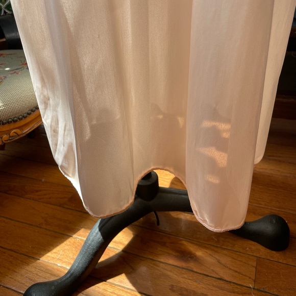 Vintage Contessa peach nylon nightgown with lace scoop neck size M - Picture 9 of 13
